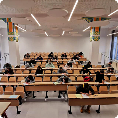 Modern facilities Small class sizes (24 students max)